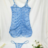 Robe de lingerie sexy avec armature, garniture à volants en maille en forme de cœur et string