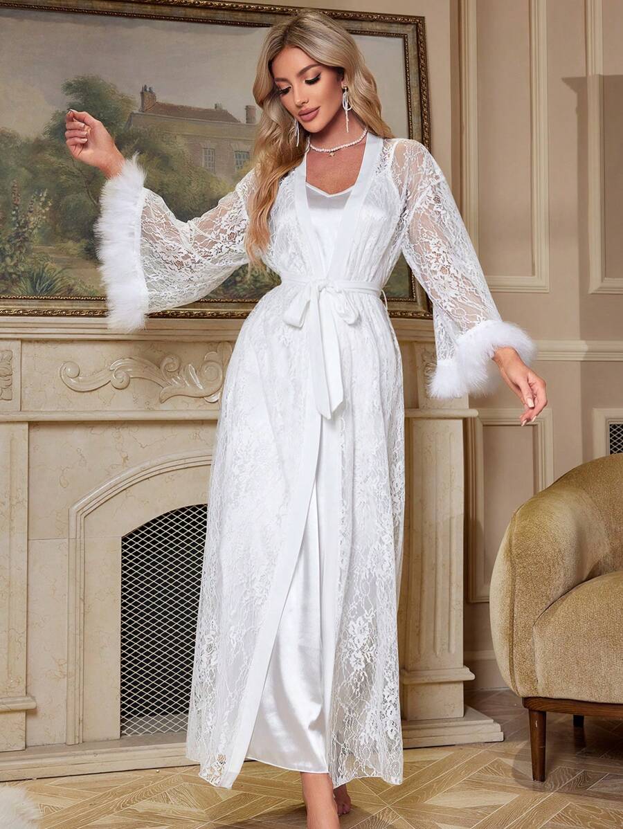 Slumberist 3 pièces Ensemble de vêtements de nuit pour femmes avec robe de chambre en dentelle contrastée, nuisette en satin et shorts, vacances