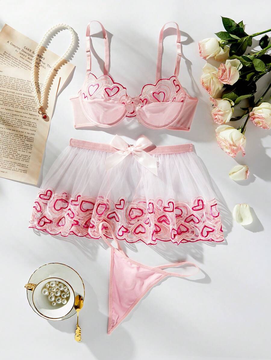 Ensemble De Lingerie À Broderie Cœur En Tulle À Armature