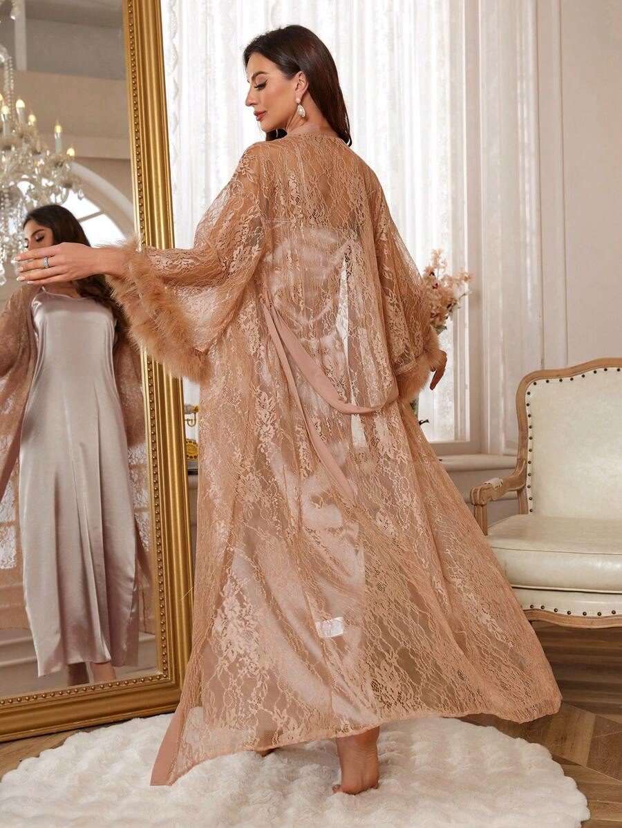 Slumberist 3 pièces Ensemble de vêtements de nuit pour femmes avec robe de chambre en dentelle contrastée, nuisette en satin et shorts, vacances