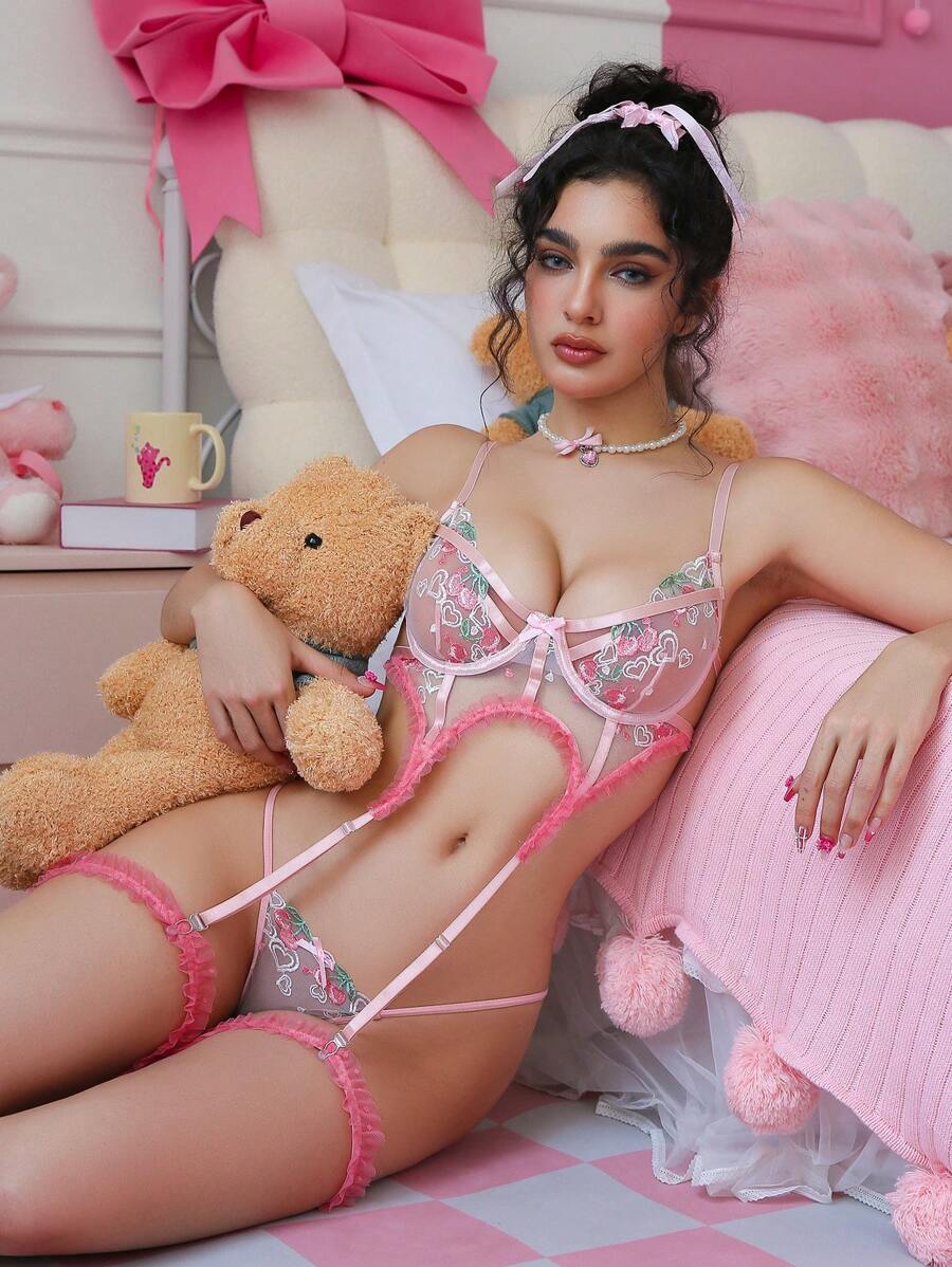 SHEIN 4 pièces Ensemble de lingerie sexy pour femmes avec broderie de cœur romantique de campagne, mignon et doux, pour les sorties