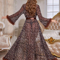 Robe transparente oversize avec imprimé léopard et bordure fleurie brodée