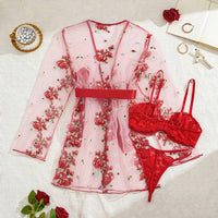 4 pièces Set: Robe en mousseline de soie à broderie florale + Soutien-gorge à armature en dentelle + Culotte tanga + Ceinture de taille
