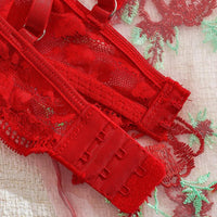 4 pièces Set: Robe en mousseline de soie à broderie florale + Soutien-gorge à armature en dentelle + Culotte tanga + Ceinture de taille
