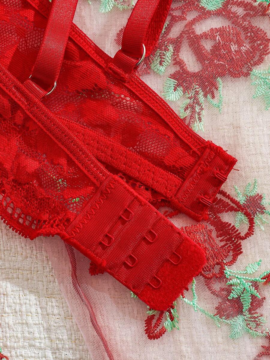 4 pièces Set: Robe en mousseline de soie à broderie florale + Soutien-gorge à armature en dentelle + Culotte tanga + Ceinture de taille