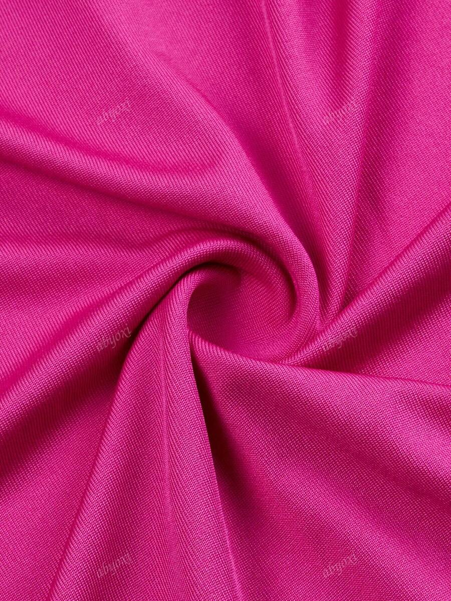 Robe moulante avec boutons métalliques torsadés creux, style sexy