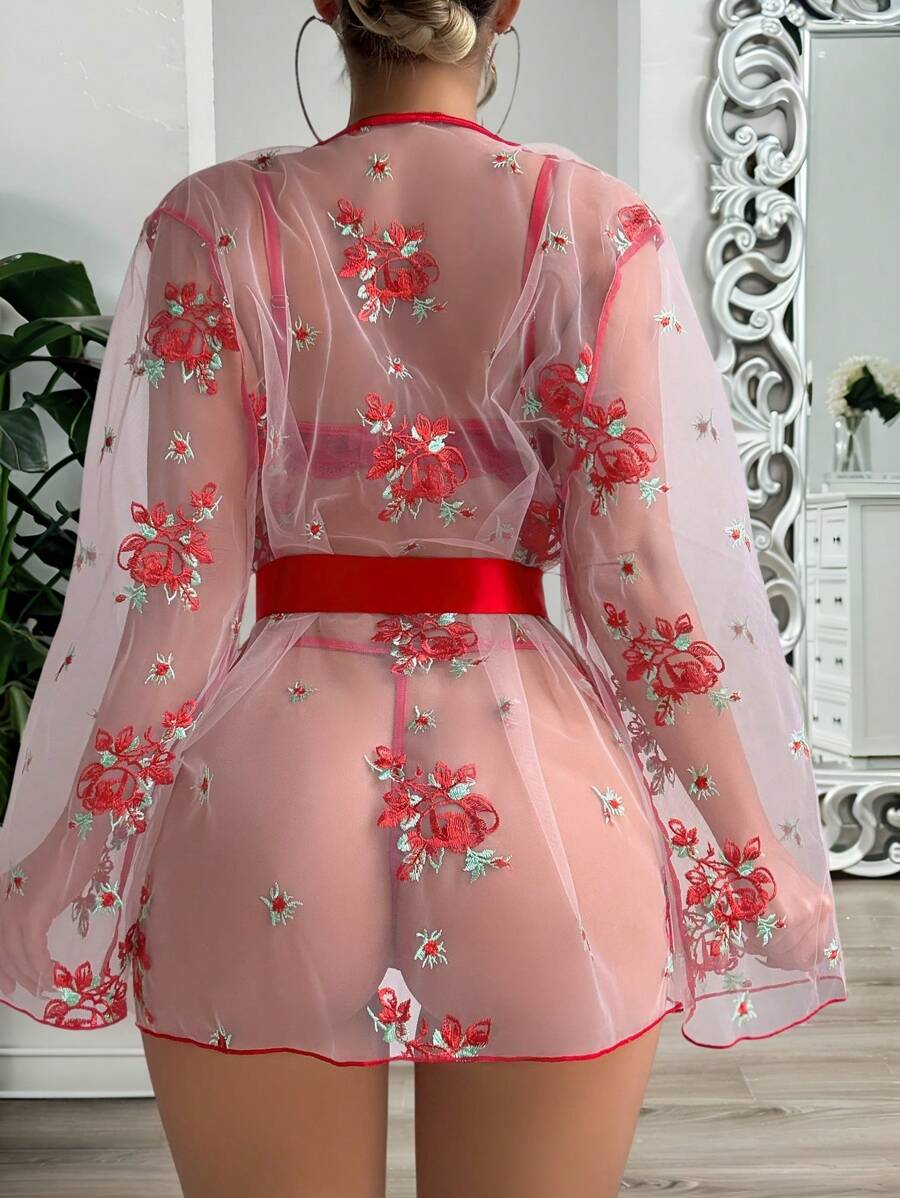 4 pièces Set: Robe en mousseline de soie à broderie florale + Soutien-gorge à armature en dentelle + Culotte tanga + Ceinture de taille