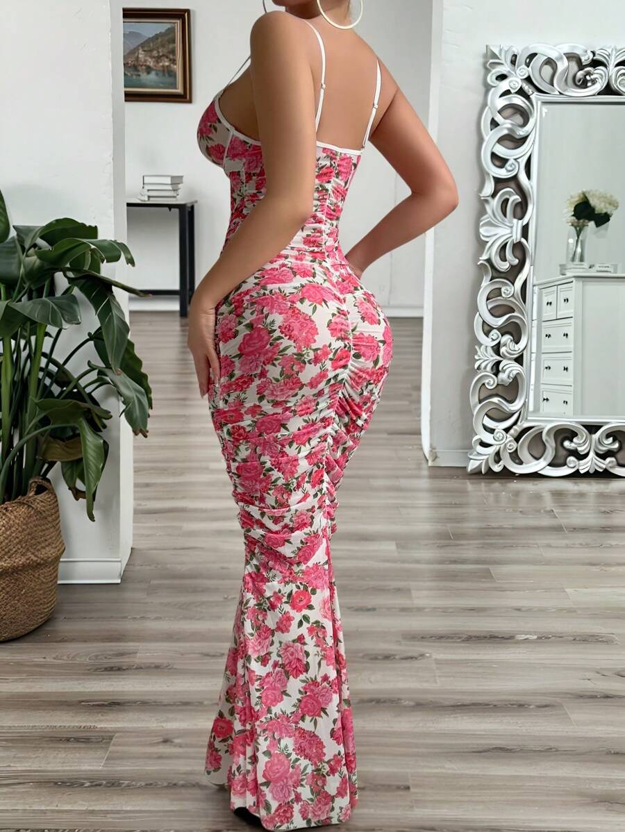 Ensemble de 2 pièces comprenant une longue nuisette drapée décorative florale sexy et romantique, et un string