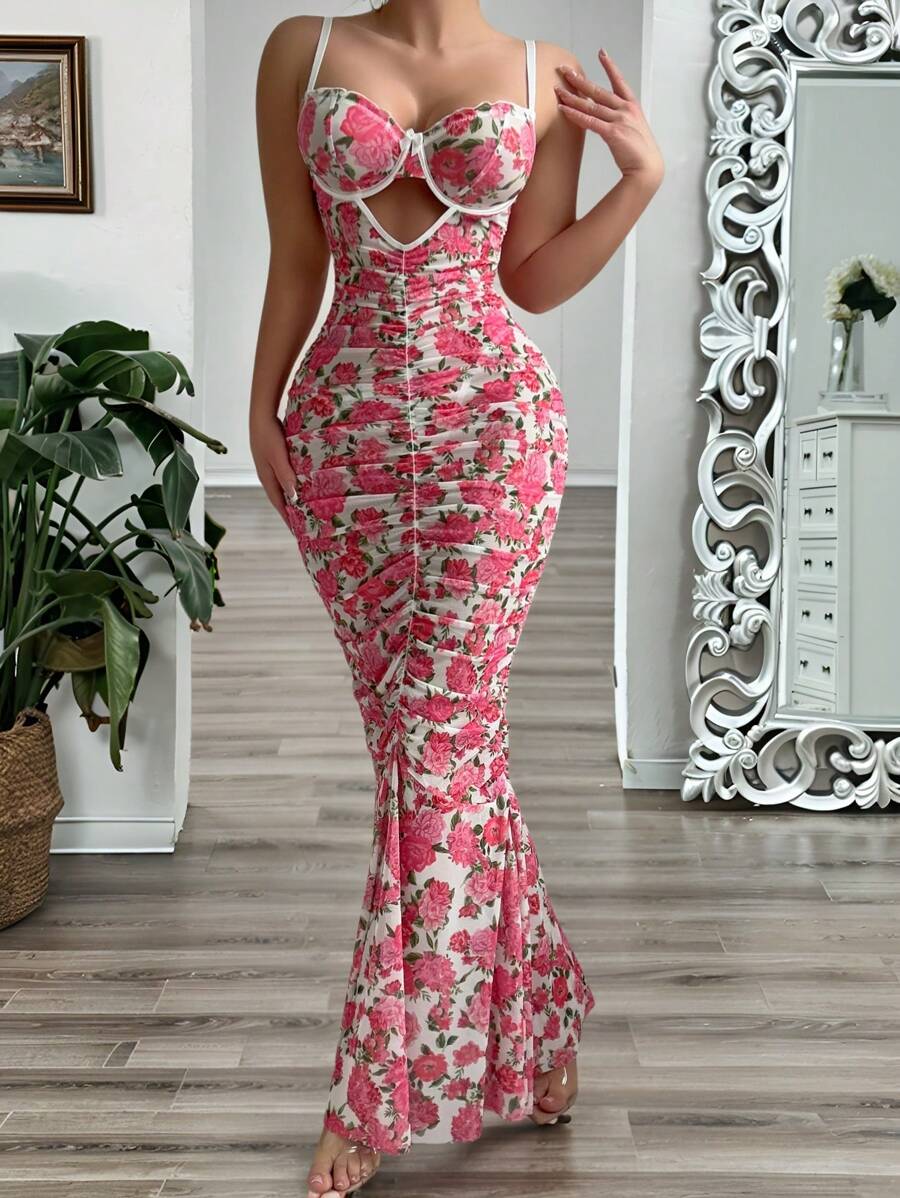 Ensemble de 2 pièces comprenant une longue nuisette drapée décorative florale sexy et romantique, et un string