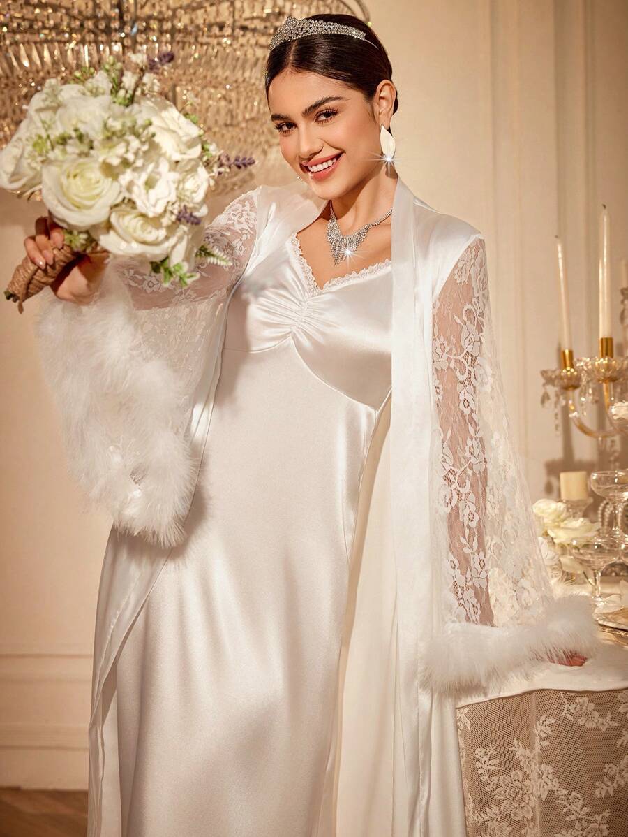 LuxeNights Ensemble de robe de chambre et nuisette en satin avec empiècements en dentelle