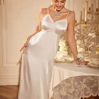 LuxeNights Ensemble de robe de chambre et nuisette en satin avec empiècements en dentelle