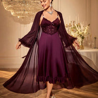 2 pièces : Nuisette avec garniture en dentelle arête de poisson + Robe de chambre