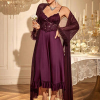 2 pièces : Nuisette avec garniture en dentelle arête de poisson + Robe de chambre