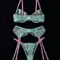 SHEIN 3 pièces Ensemble de lingerie sexy comprenant un soutien-gorge à armatures avec broderie florale et cœur, une jarretelle et un string