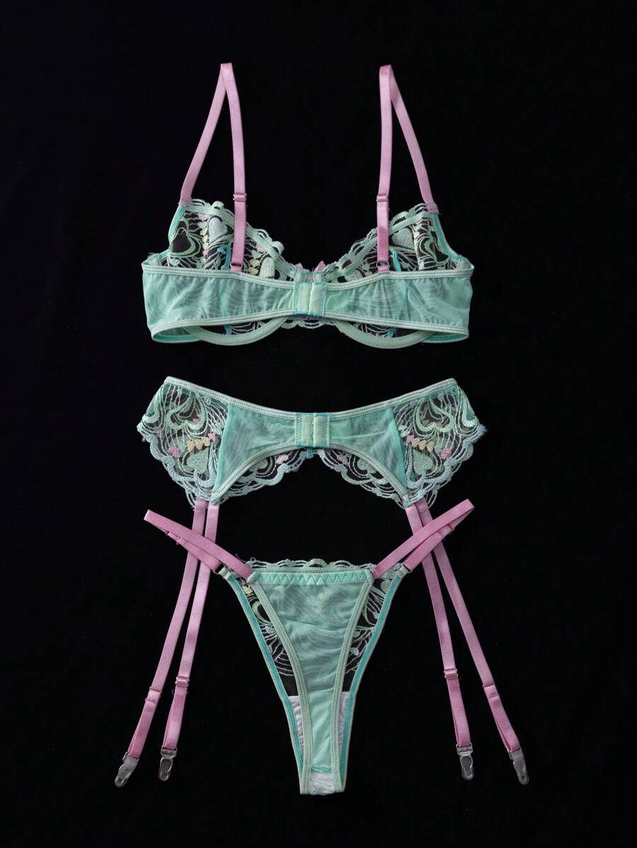 SHEIN 3 pièces Ensemble de lingerie sexy comprenant un soutien-gorge à armatures avec broderie florale et cœur, une jarretelle et un string