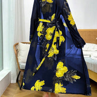 Ensemble de nuisette et robe de chambre avec imprimé floral et insert en dentelle, vacances