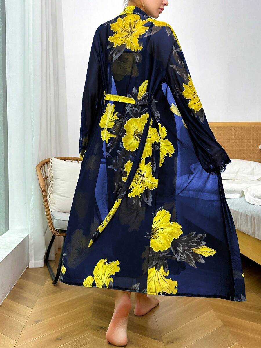 Ensemble de nuisette et robe de chambre avec imprimé floral et insert en dentelle, vacances