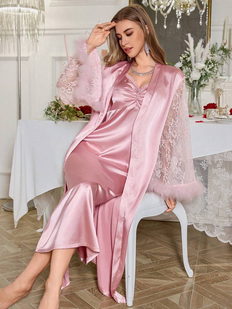 LuxeNights Ensemble de robe de chambre et nuisette en satin avec empiècements en dentelle