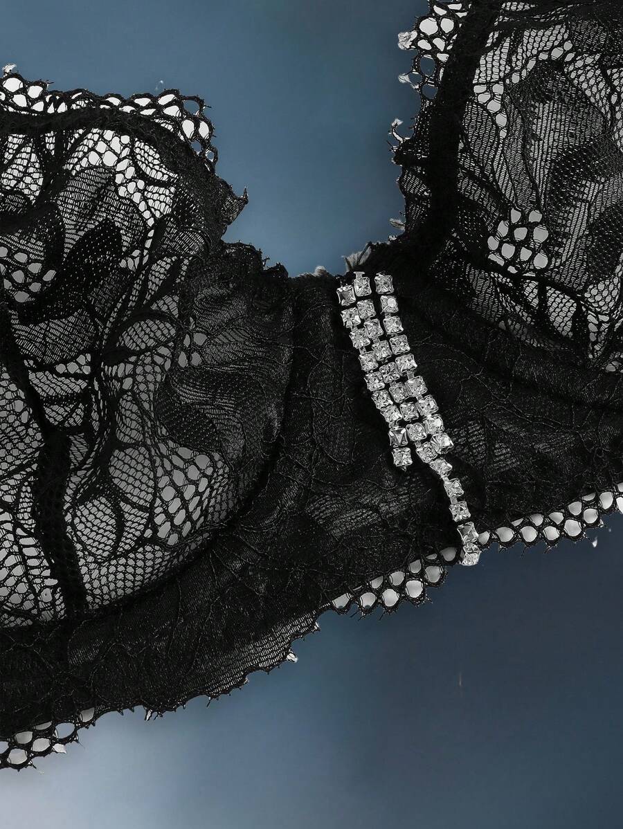 Empress Envy 3 pièces Ensemble de lingerie pour femme en dentelle fleurie et strass à armature 3/4 tasse sexy avec string, en noir. Convient pour les fêtes, les vacances et le quotidien