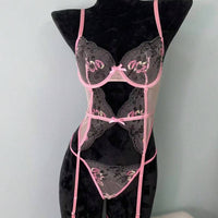 Ensemble de soutien-gorge et culotte sexy brodé