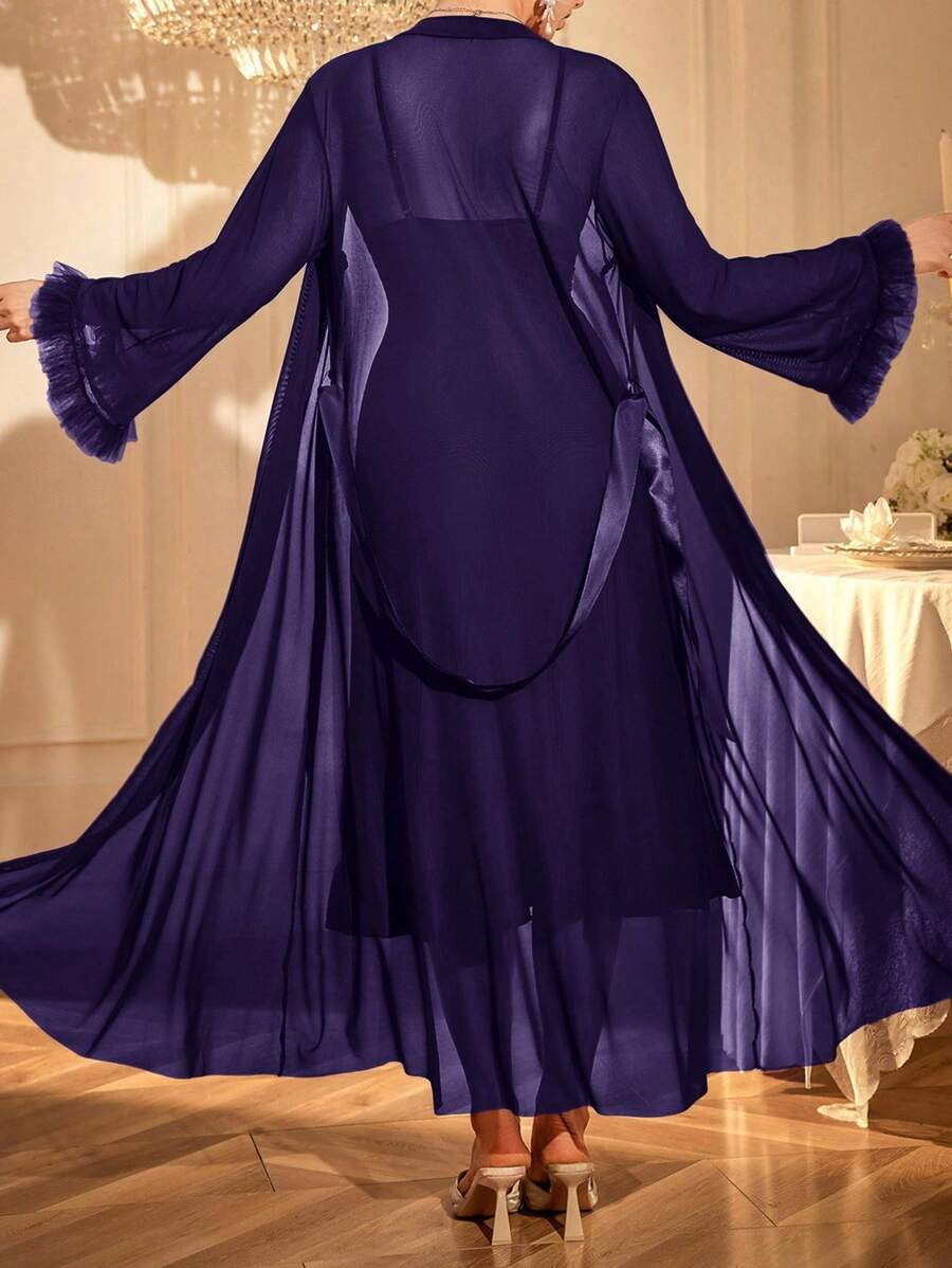 2 pièces : Nuisette avec garniture en dentelle arête de poisson + Robe de chambre