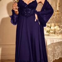 2 pièces : Nuisette avec garniture en dentelle arête de poisson + Robe de chambre