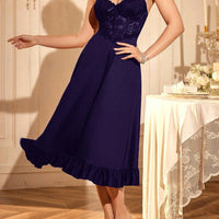 2 pièces : Nuisette avec garniture en dentelle arête de poisson + Robe de chambre