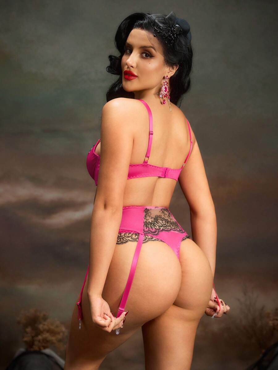 PinupGlam Ensemble de lingerie sexy avec armatures brodées